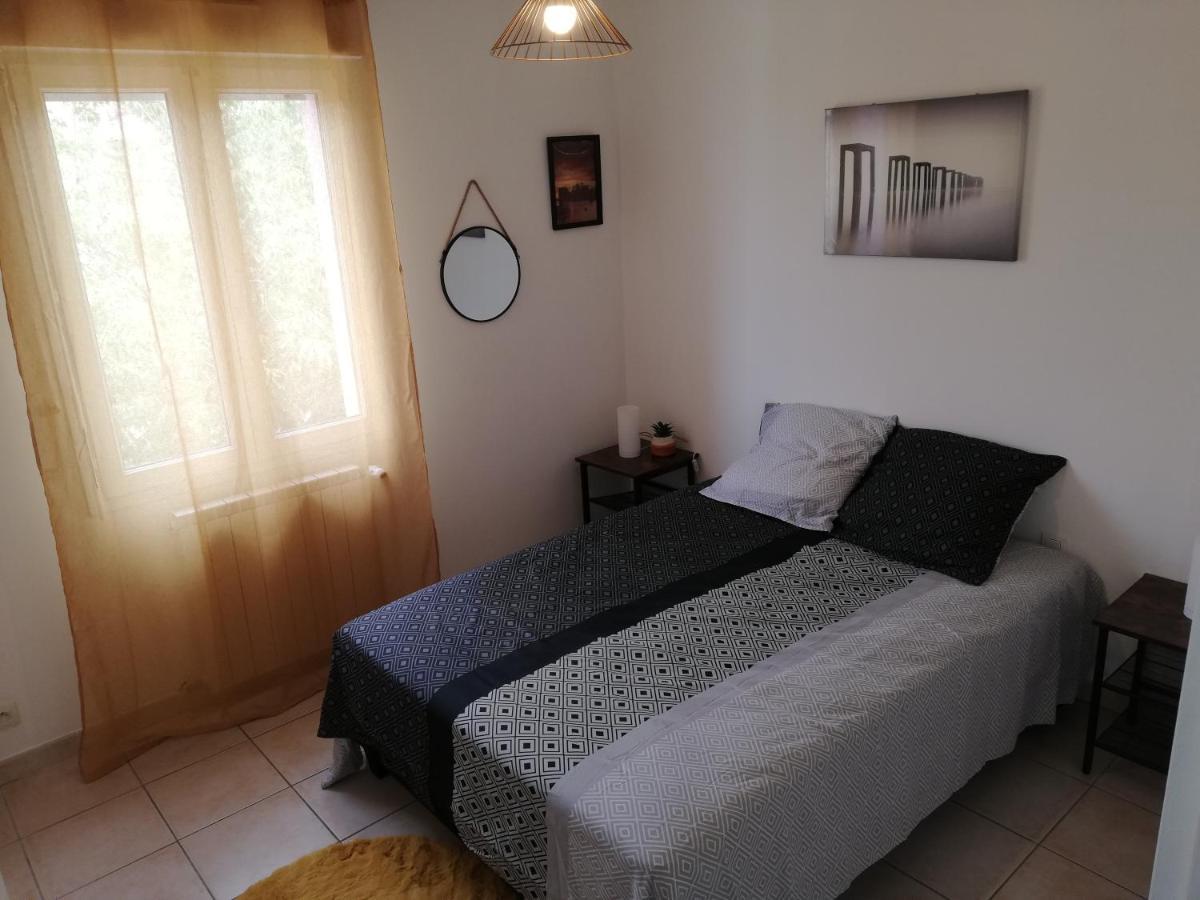 Superbe Appartement De 90M2 A Uzes Super Equipe Avec Garage Et Grand Parking Privatif Exterior foto