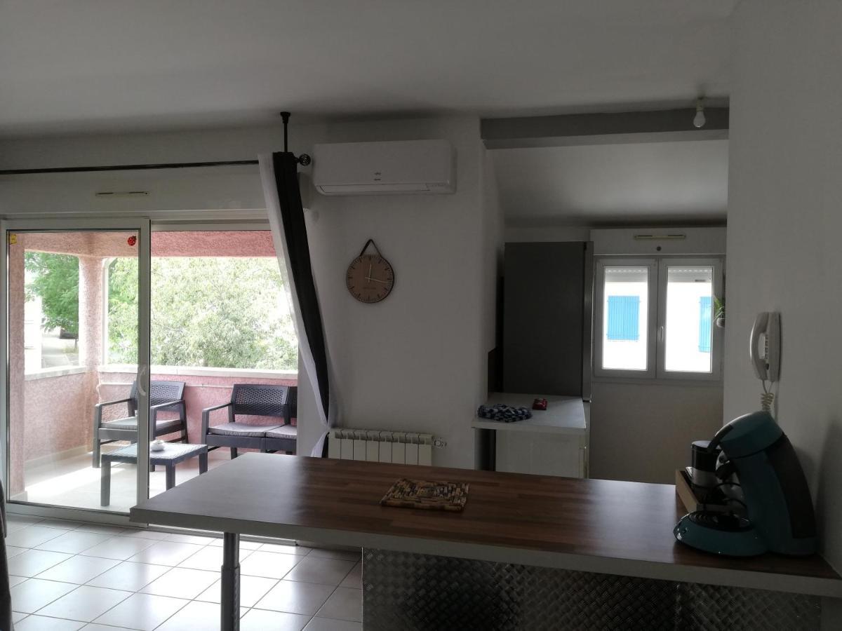 Superbe Appartement De 90M2 A Uzes Super Equipe Avec Garage Et Grand Parking Privatif Exterior foto